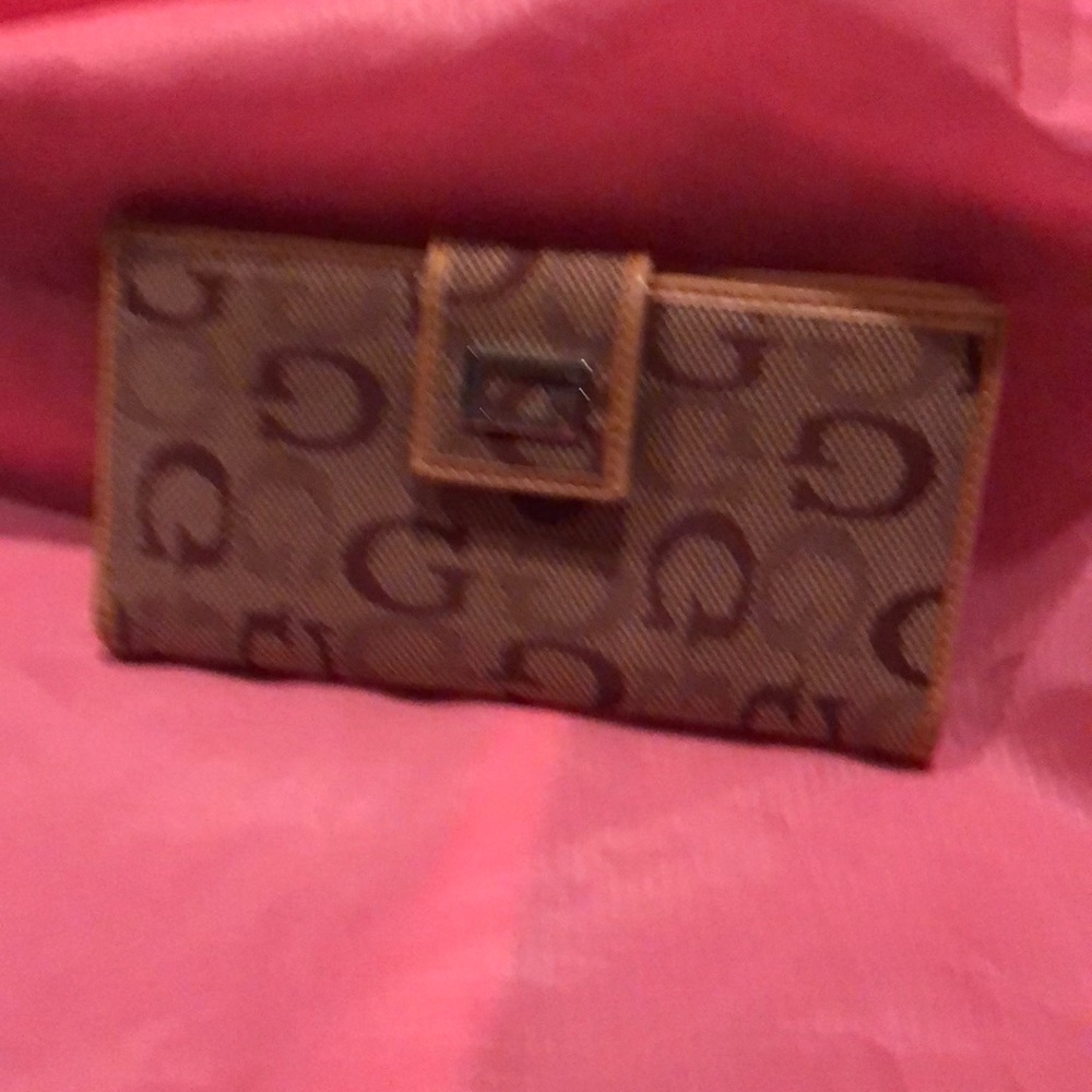 Guess wallet